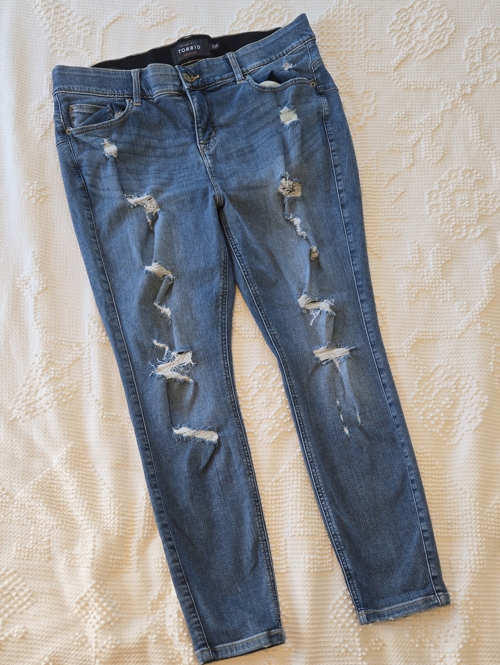 Torrid Bombshell Skinny Distressed Jeans Size 18 Short